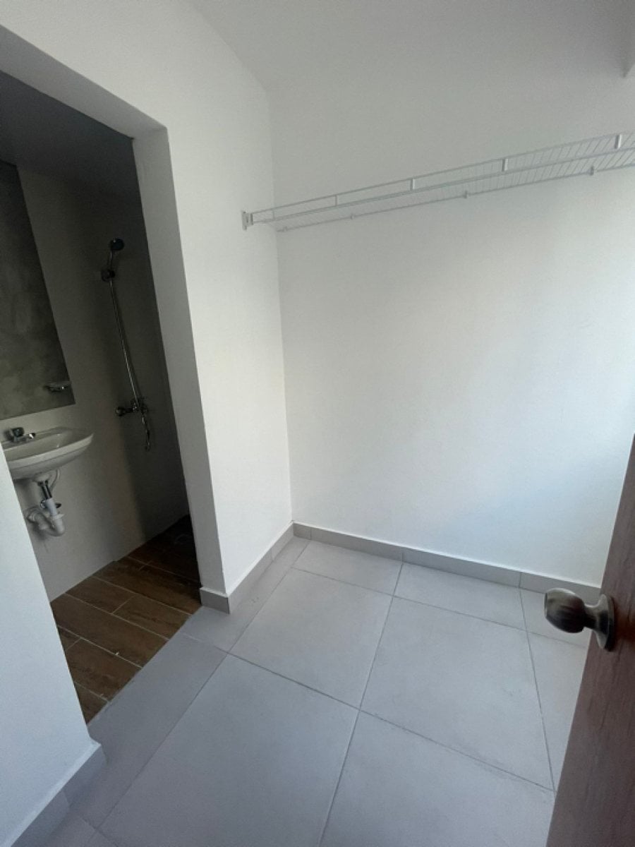 Apartamento en Evaristo Morales, Santo Domingo – foto 9