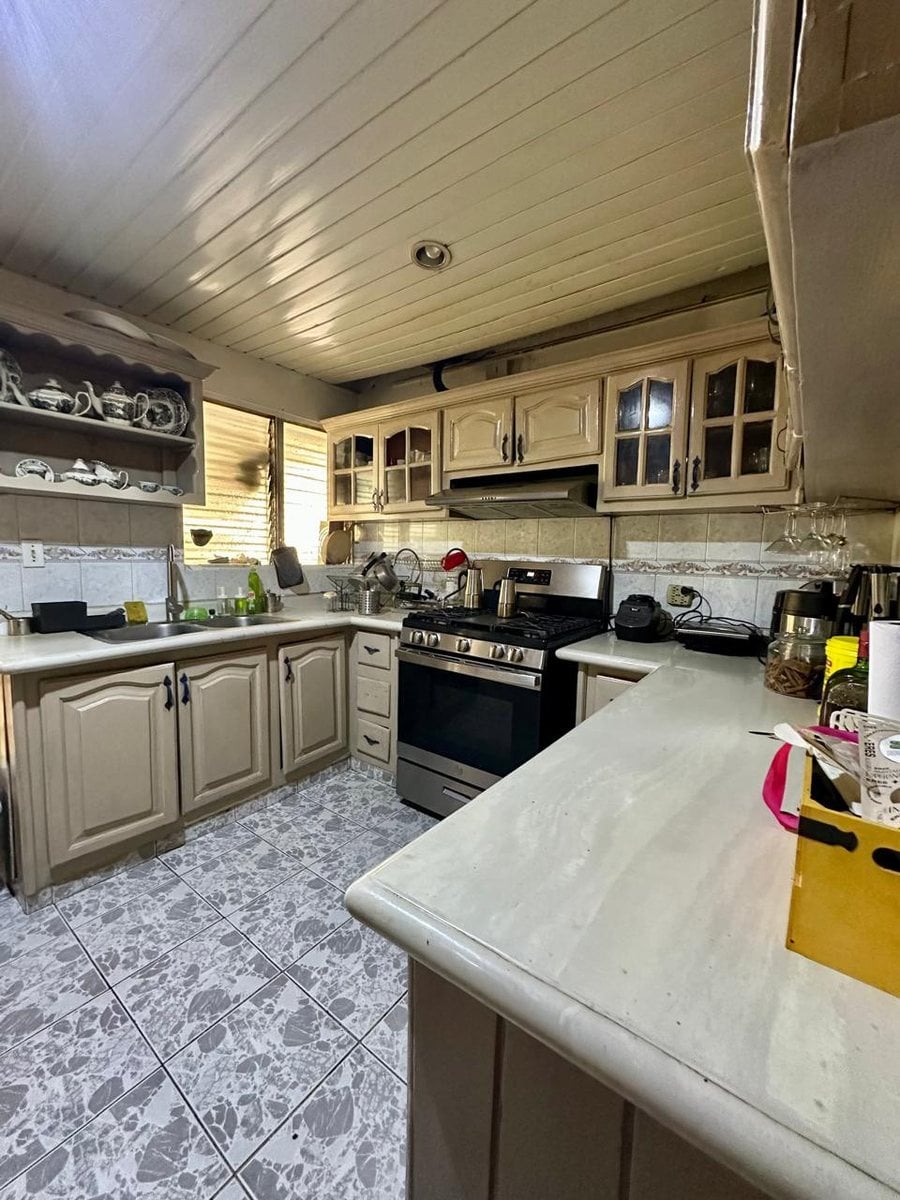Casa en Alquiler a 2 esquinas de Agora Mall – foto 4