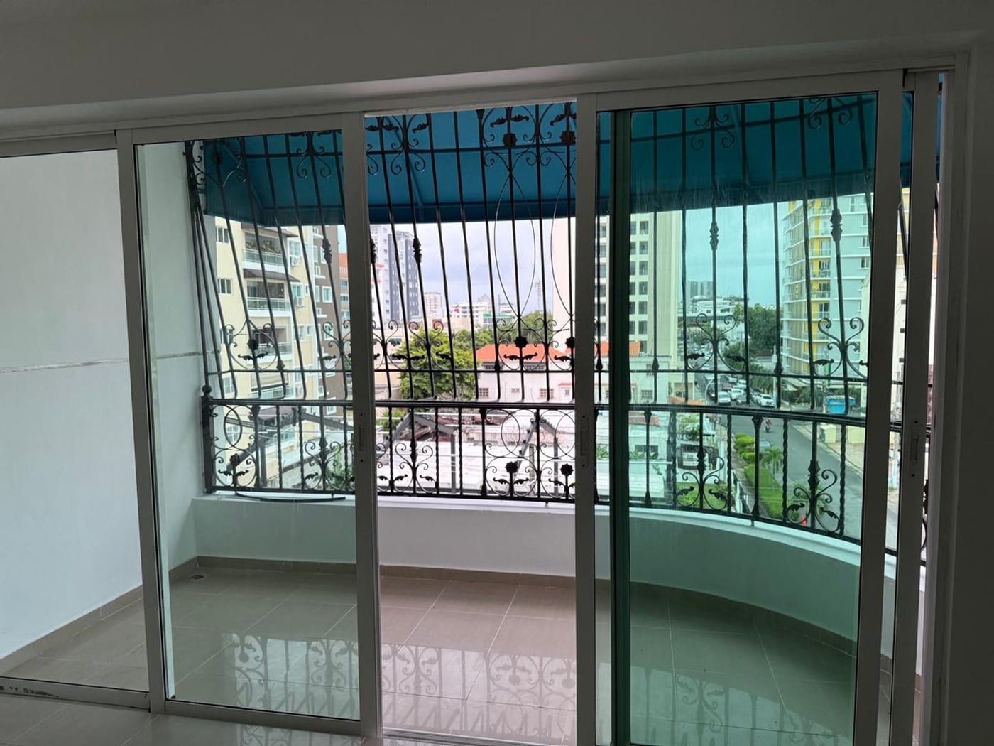 APARTAMENTO EN ALQUILER 3 EN EVARISTO MORALES – foto 2