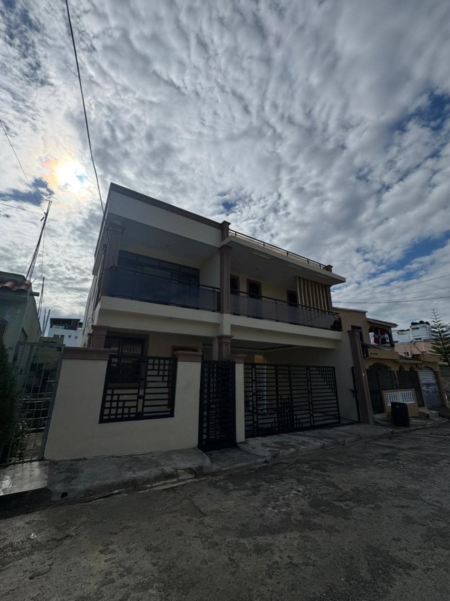 Casa en venta en Brisa Oriental IV, Santo Domingo Este – foto 1