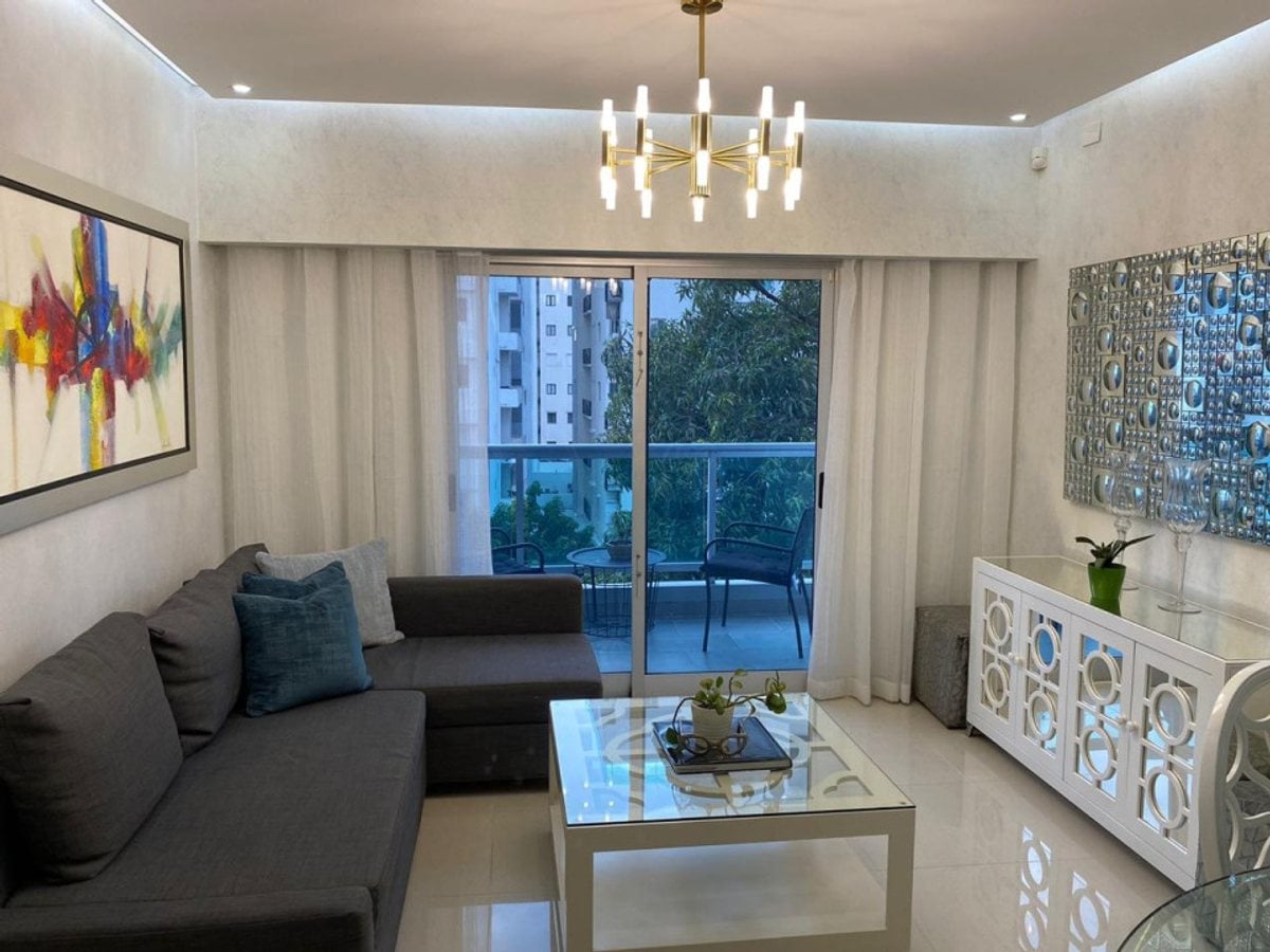 Apartamento Amueblado en Evaristo Morales – foto 1