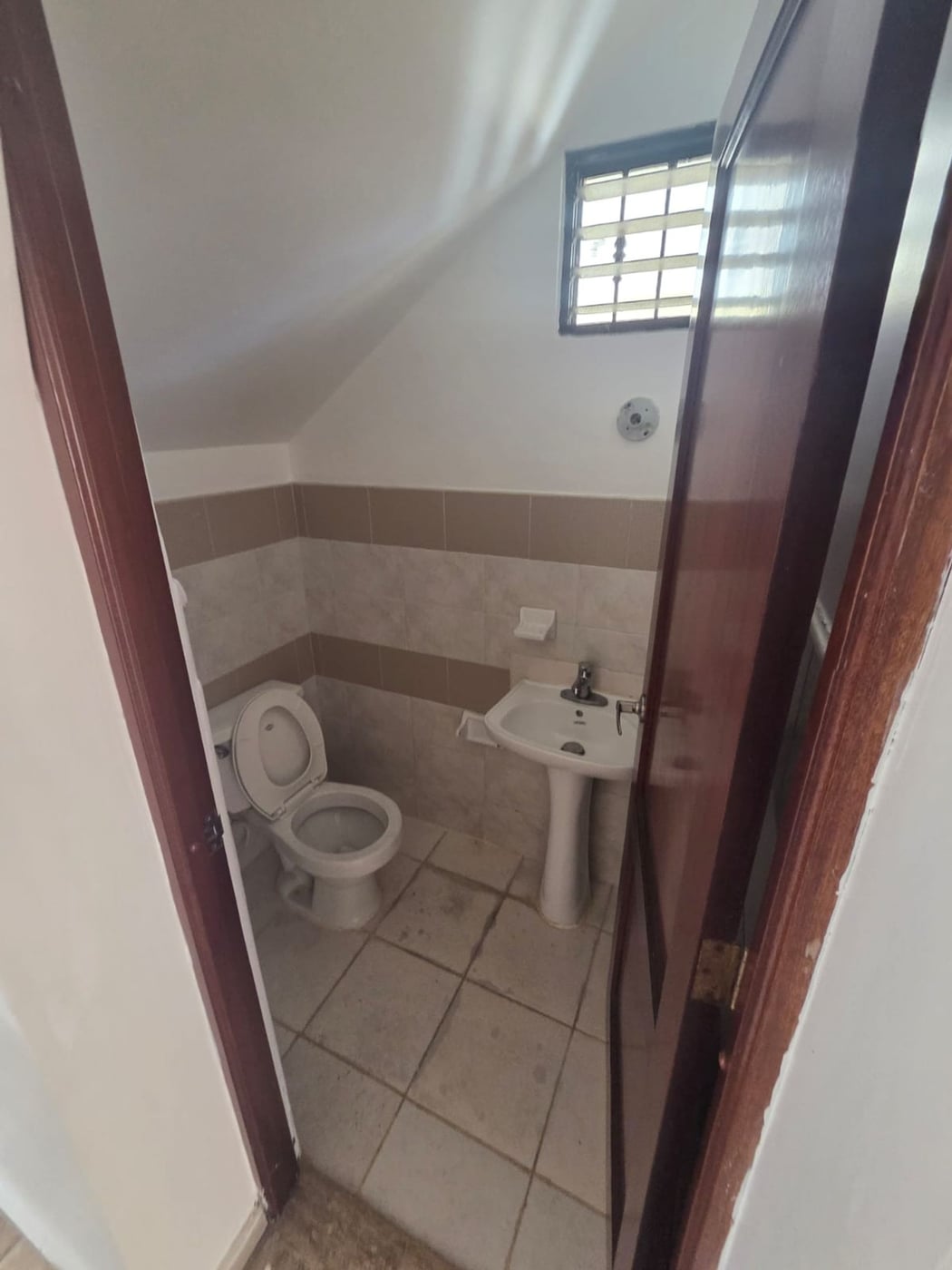 Casa de 2 Niveles en Los Peralejos – foto 3
