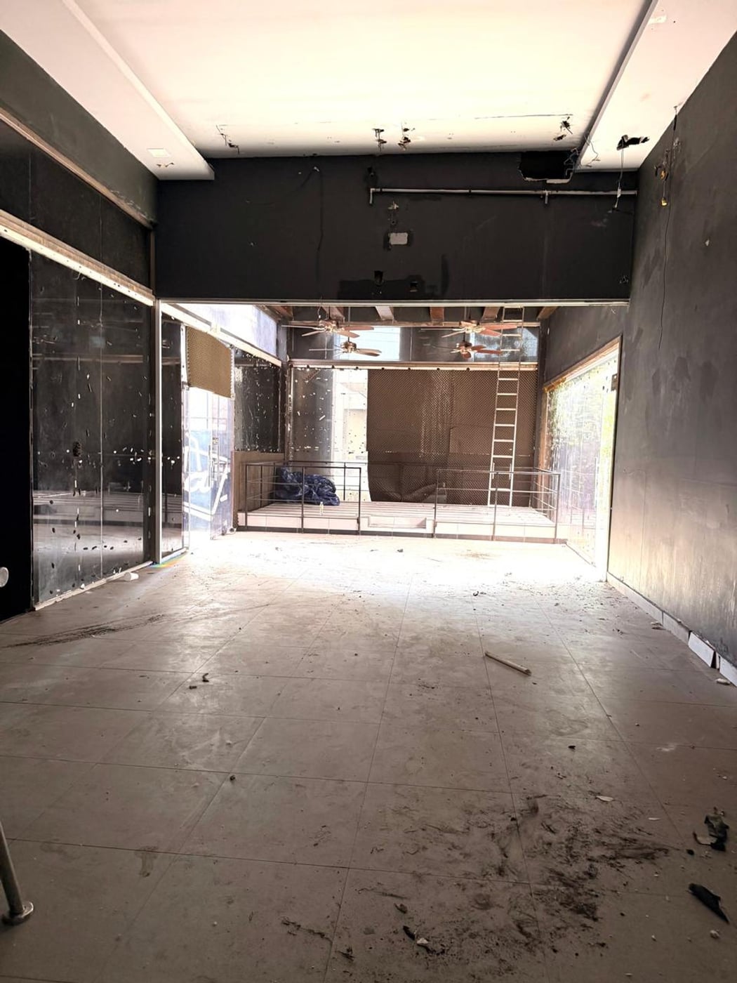Edificio localizado en el Poligono Central – foto 7