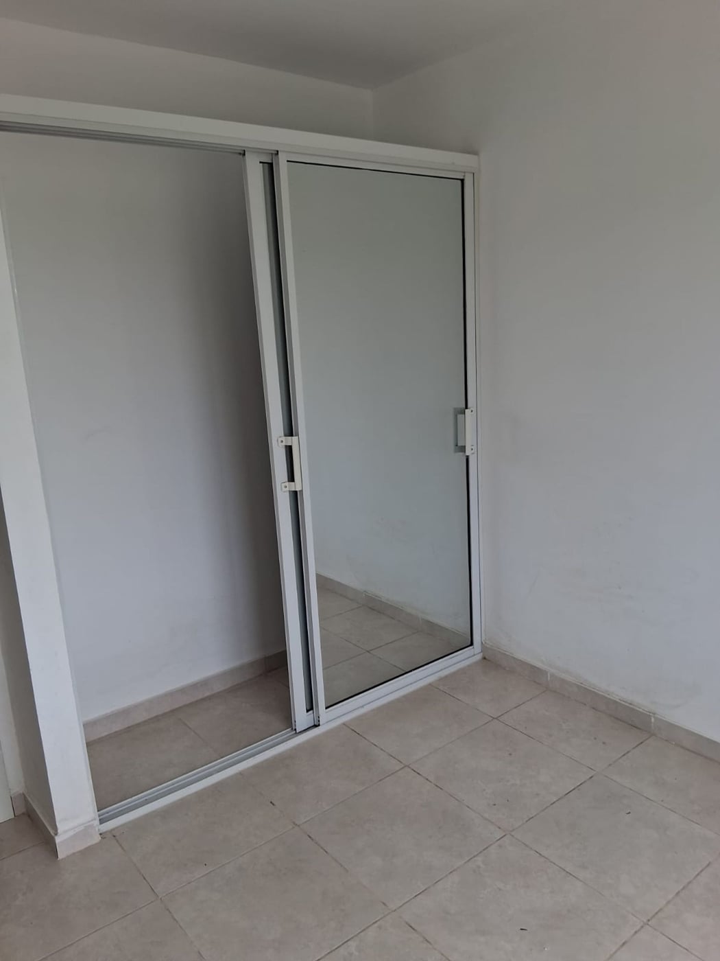 Apartamento cómodo y bien ubicado en Cuidad juan B – foto 4