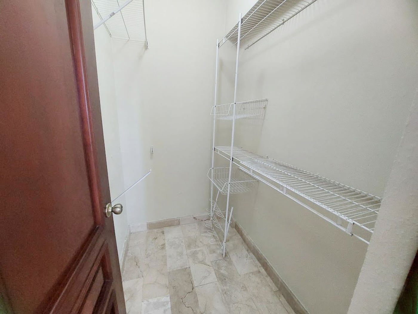 En Avenida Principal Alquiler Piso 6 Cacicazgos – foto 12