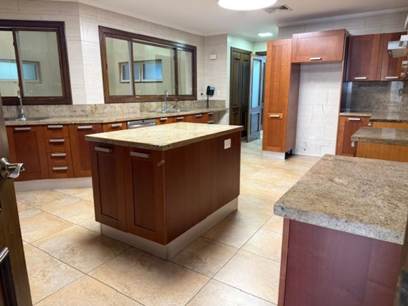 Apartamento en alquiler en la Av. Anacaona. – foto 9