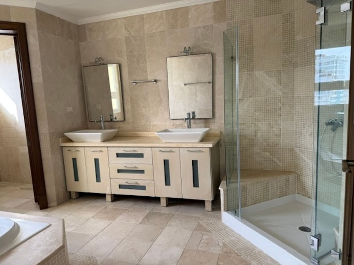 Apartamento en alquiler en la Av. Anacaona. – foto 12