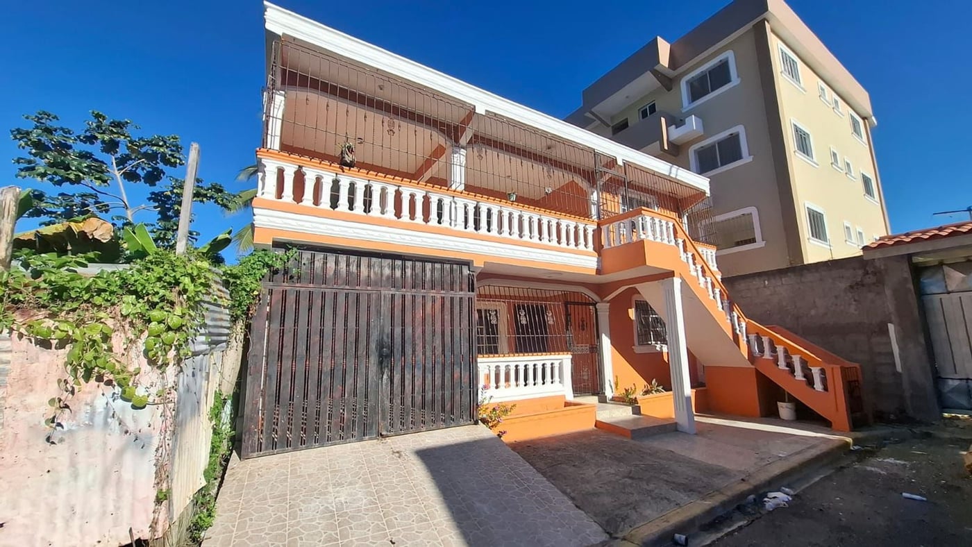 Casa de OPORTUNIDAD De 2 Niveles Villa Mella – foto 1