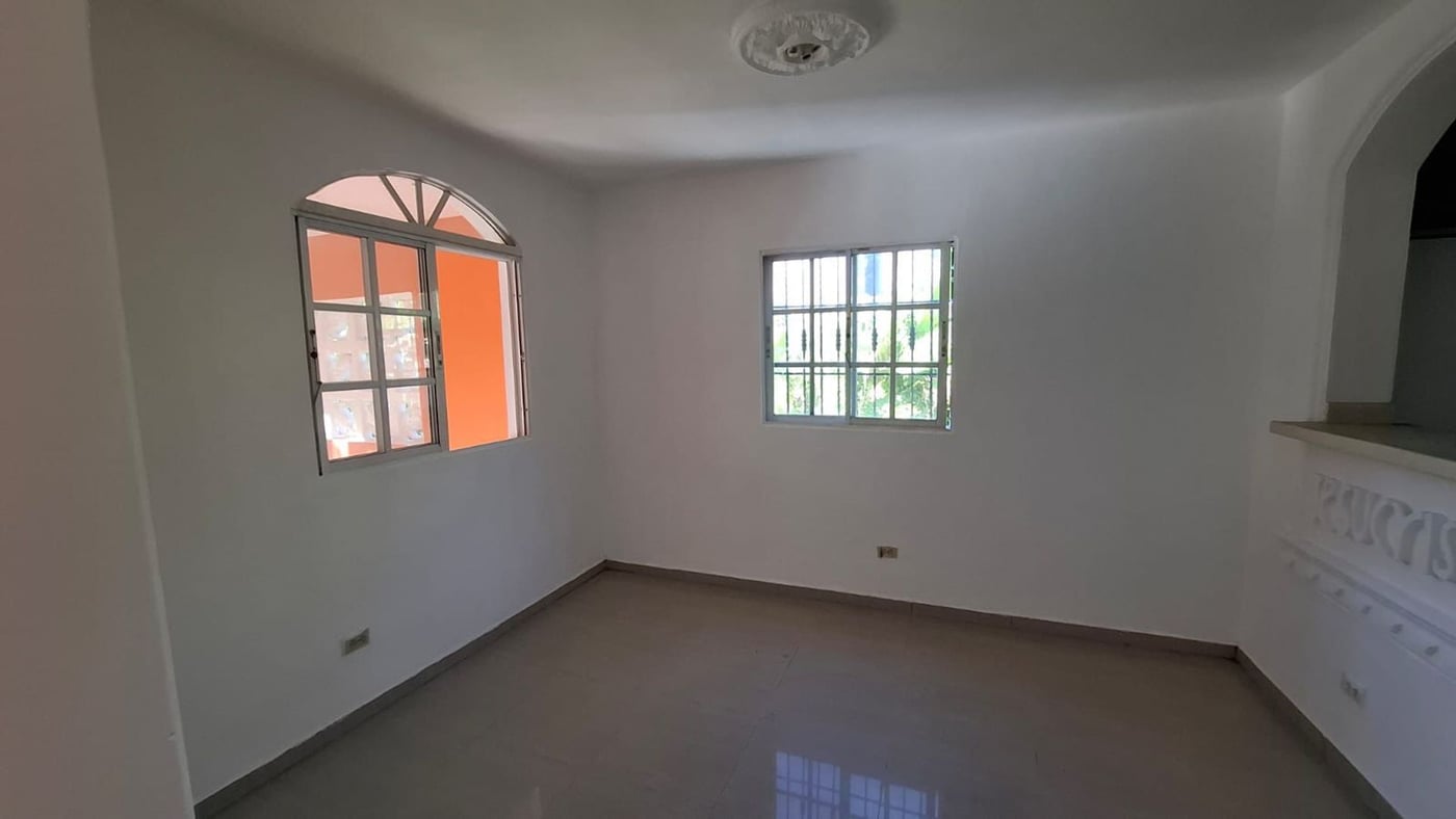 Casa de OPORTUNIDAD De 2 Niveles Villa Mella – foto 8