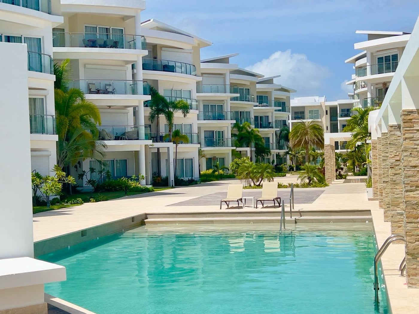APARTAMENTO CON VISTA AL MAR EN 1RA LÍNEA DE PLAYA – foto 1