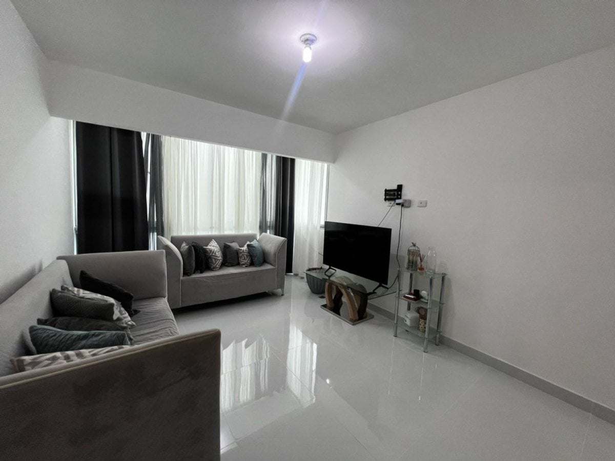 Apartamento con terraza en Colinas de Arroyo Hondo – foto 1