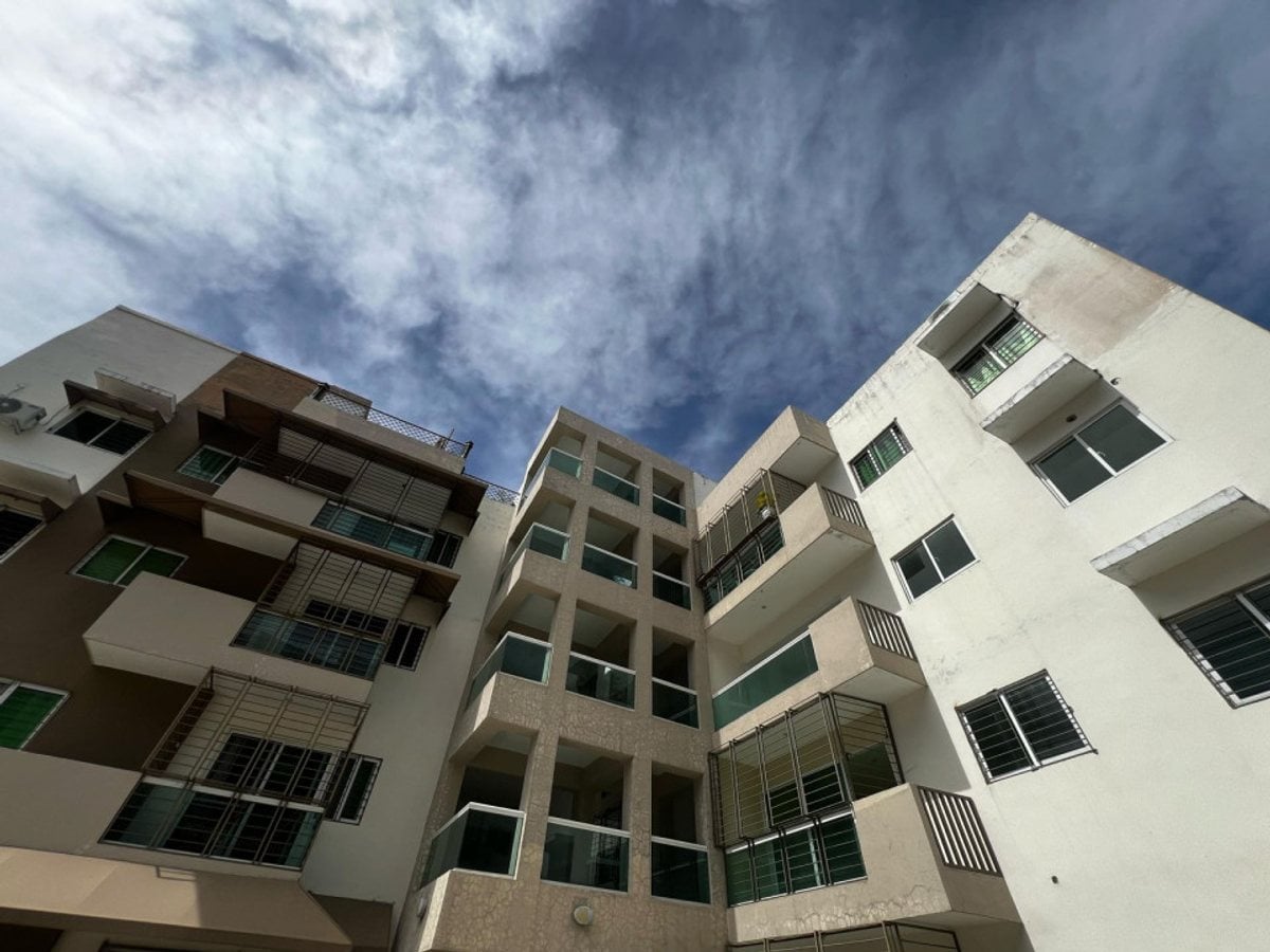 Apartamento con terraza en Colinas de Arroyo Hondo – foto 2