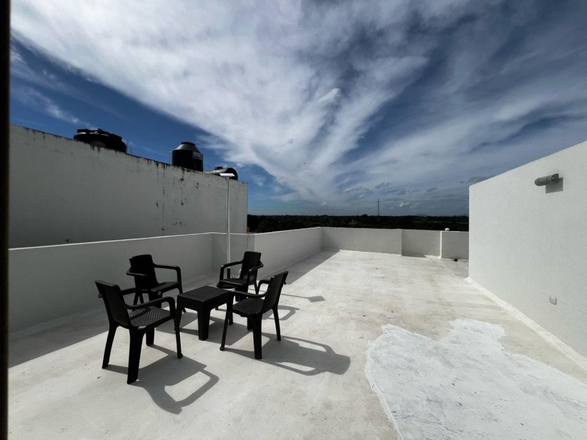 Apartamento con terraza en Colinas de Arroyo Hondo – foto 10