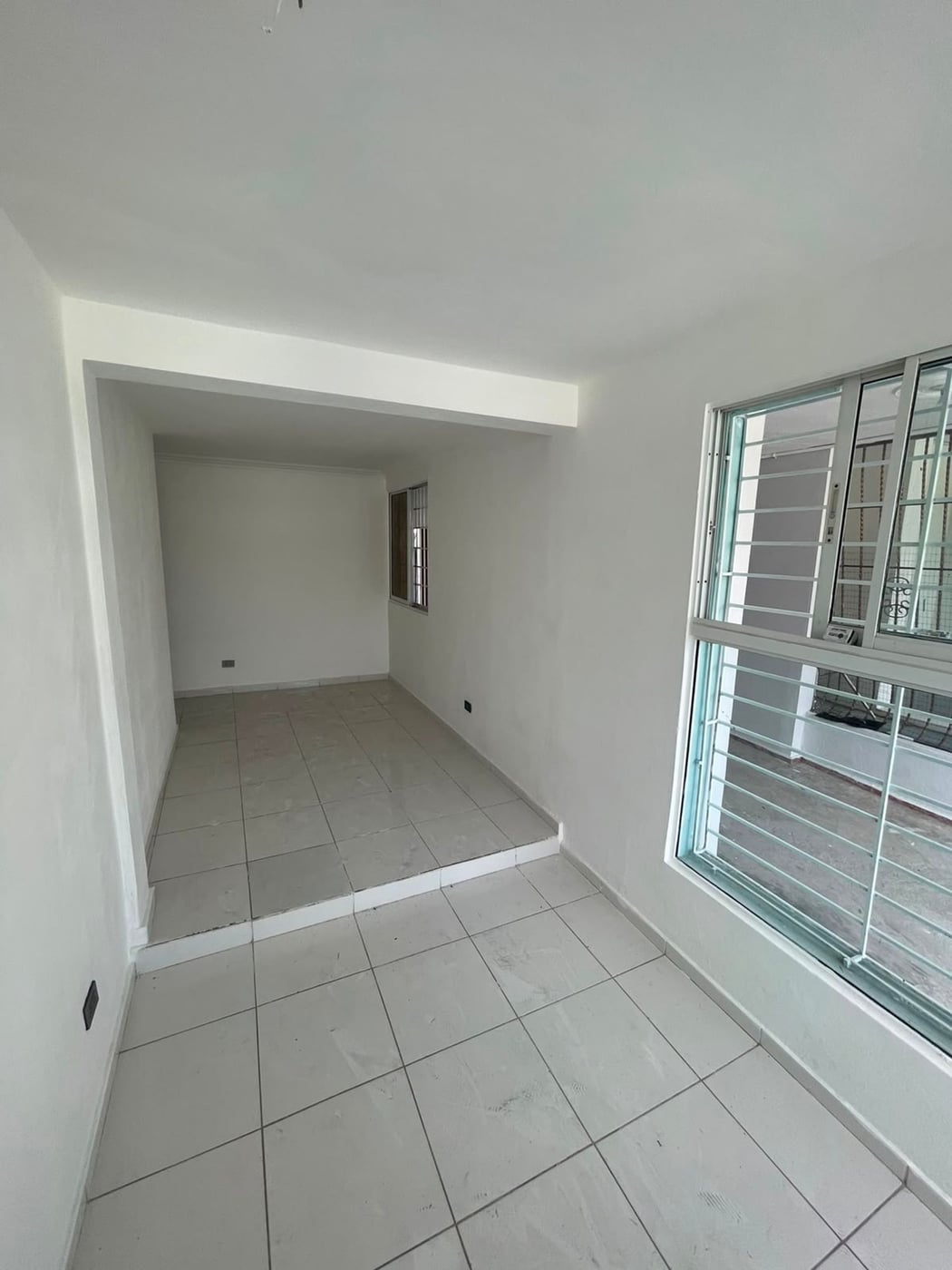 Excelente Casa Comercial de 2 Niveles en Venta – foto 4