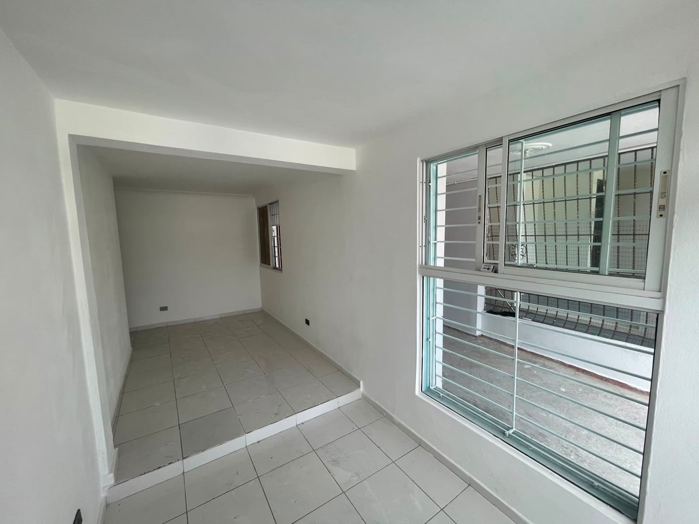 Excelente Casa Comercial de 2 Niveles en Venta – foto 3