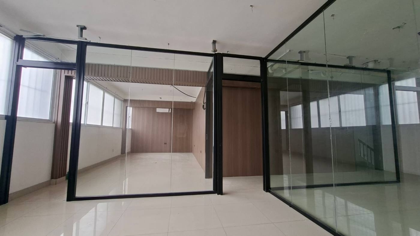 Local comercial amplio 2 niveles Distrito Nacional – foto 1