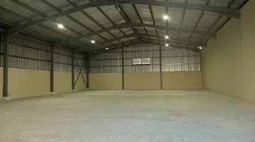 Nave en el Boulevar del Este – foto 5