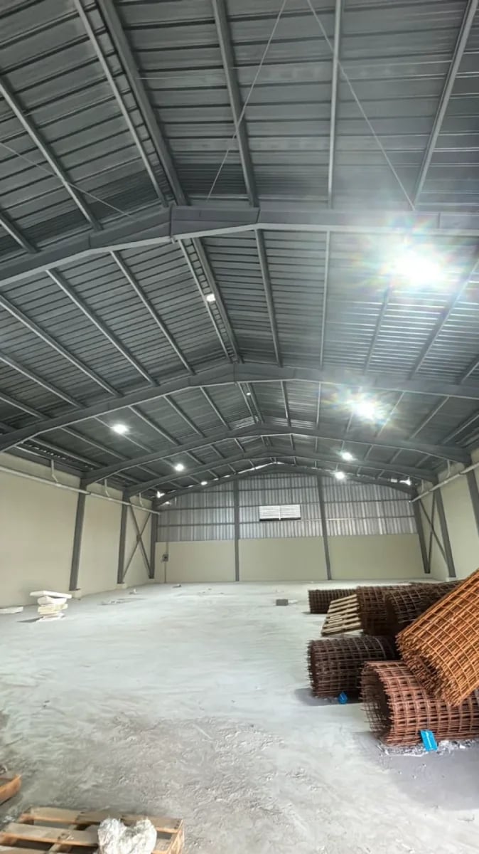 Nave en el Boulevar del Este – foto 3
