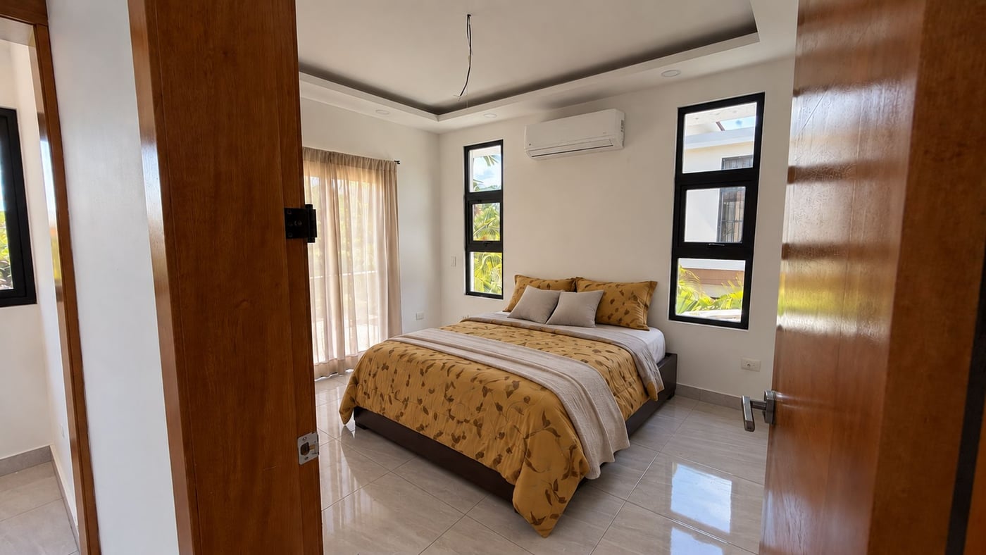 Amplia casa de 2 niveles en Torre Alta – foto 11