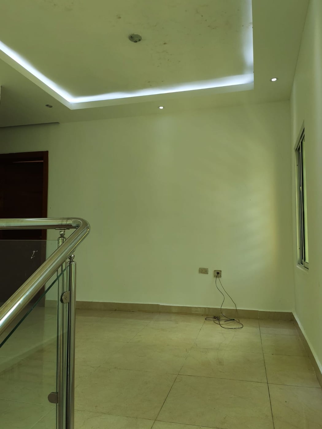 Hermosa Casa de Dos Niveles en Zona Residencial – foto 7