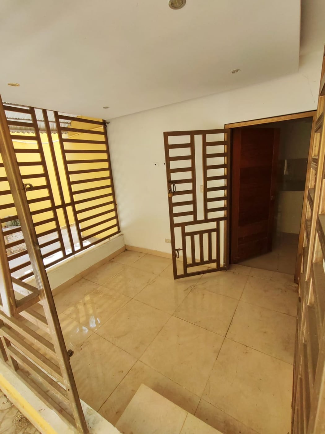 Hermosa Casa de Dos Niveles en Zona Residencial – foto 11