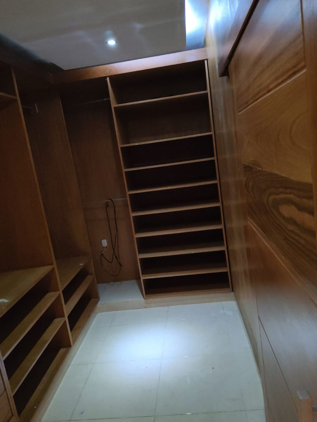 Hermosa Casa de Dos Niveles en Zona Residencial – foto 8