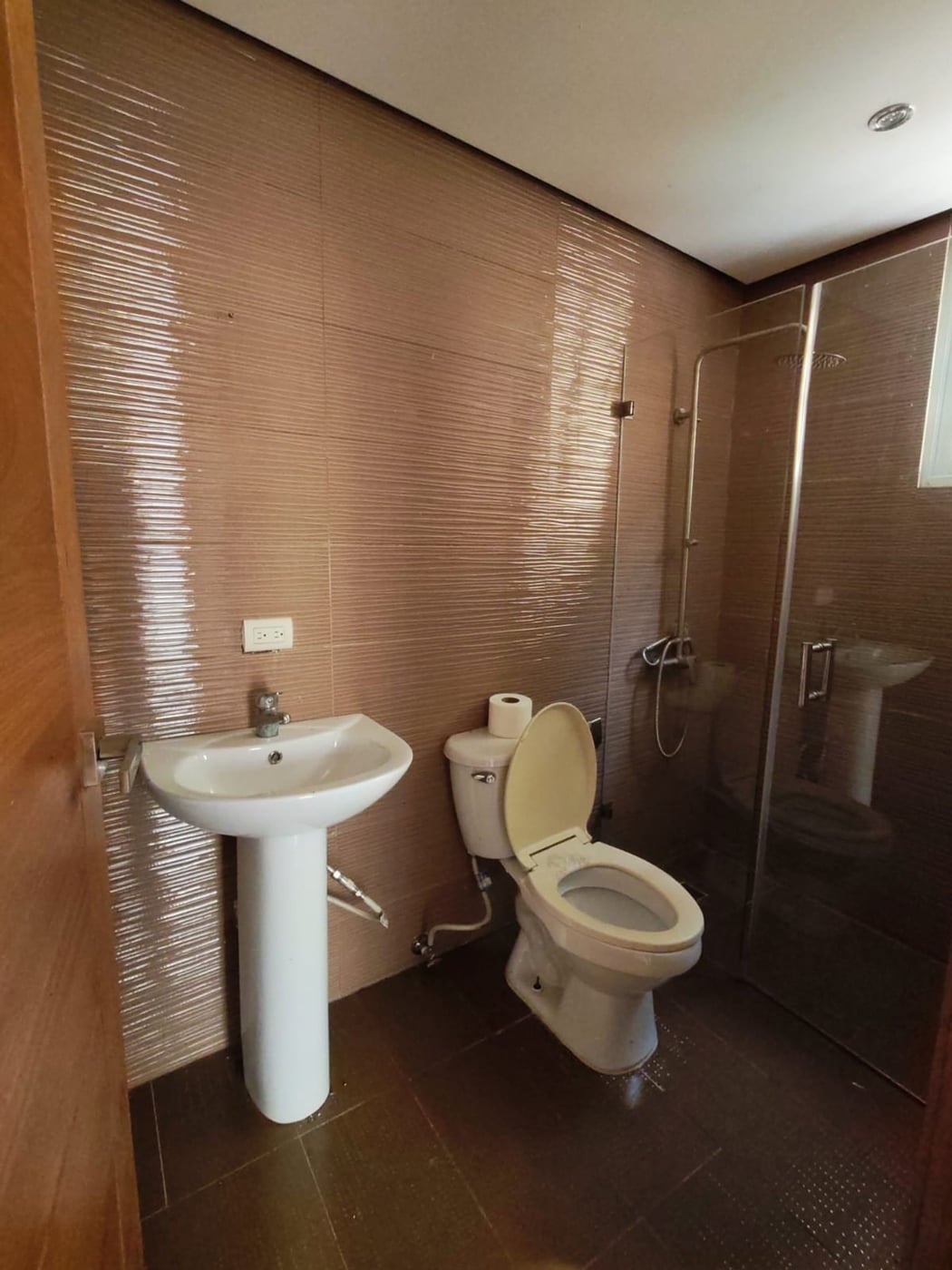 Hermosa Casa de Dos Niveles en Zona Residencial – foto 12