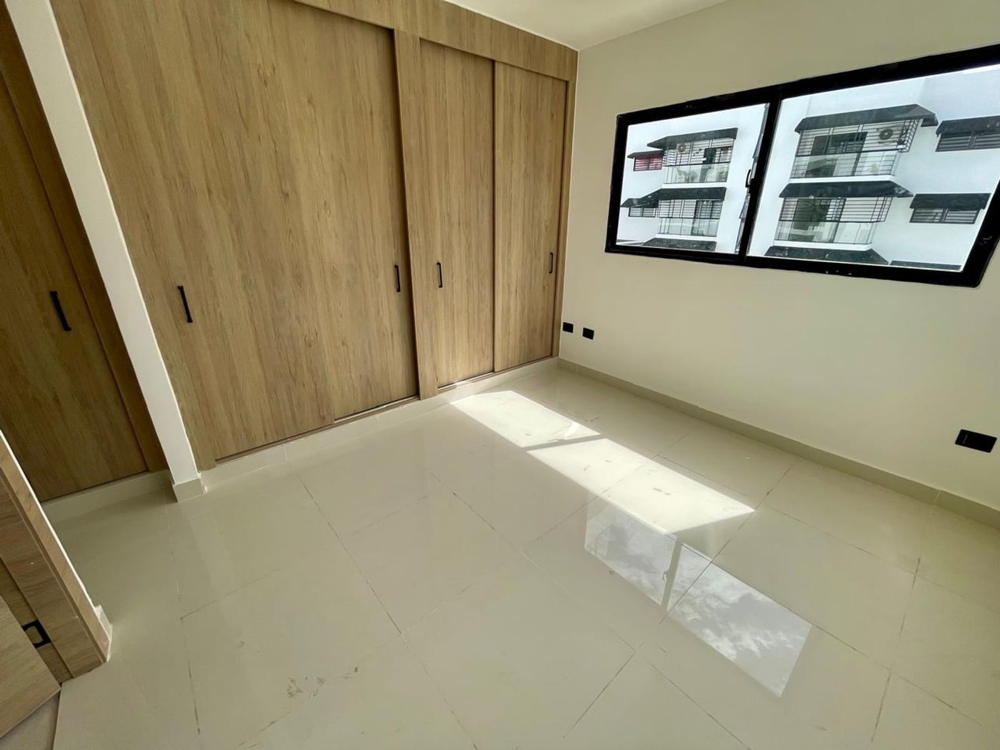 APARTAMENTO EN VENTA 3 DORMITORIOS ENSANCHE ISABEL – foto 4
