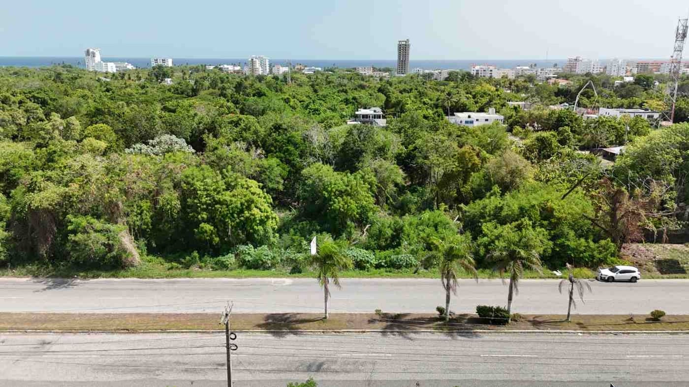 TERRENO EN VENTA BOULEVARD DE JUAN DOLIO GUAYACANE – foto 2