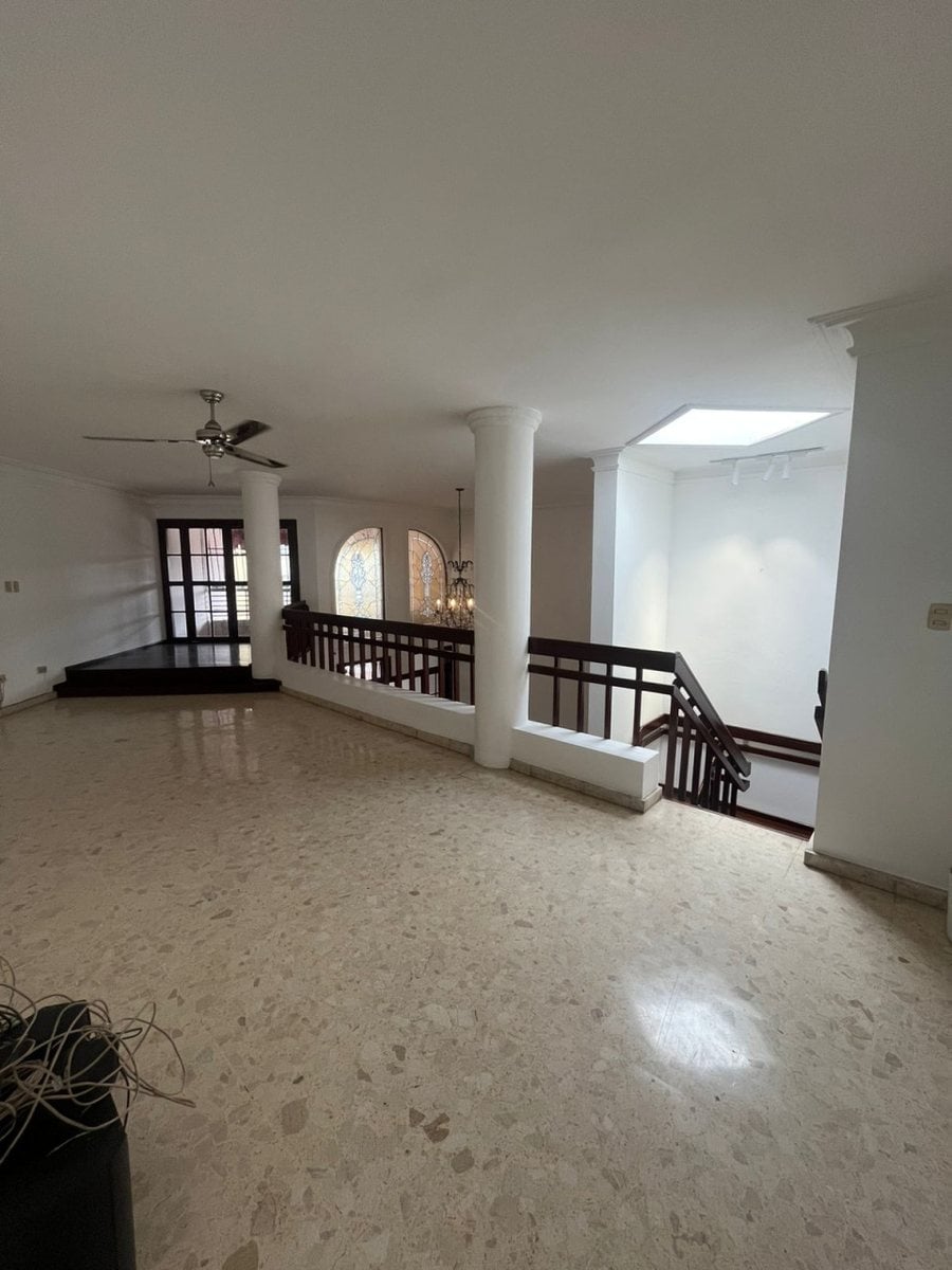 Penthouse en venta en La Avenida Anacaona – foto 1