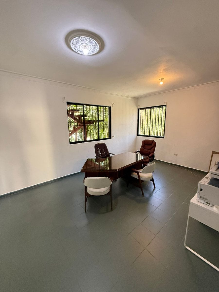 Local comercial amueblado en Gazcue – foto 7
