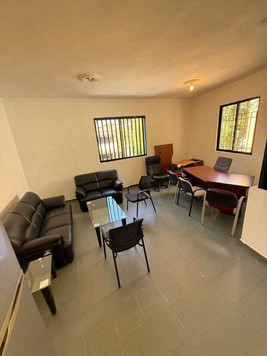 Local comercial amueblado en Gazcue – foto 5