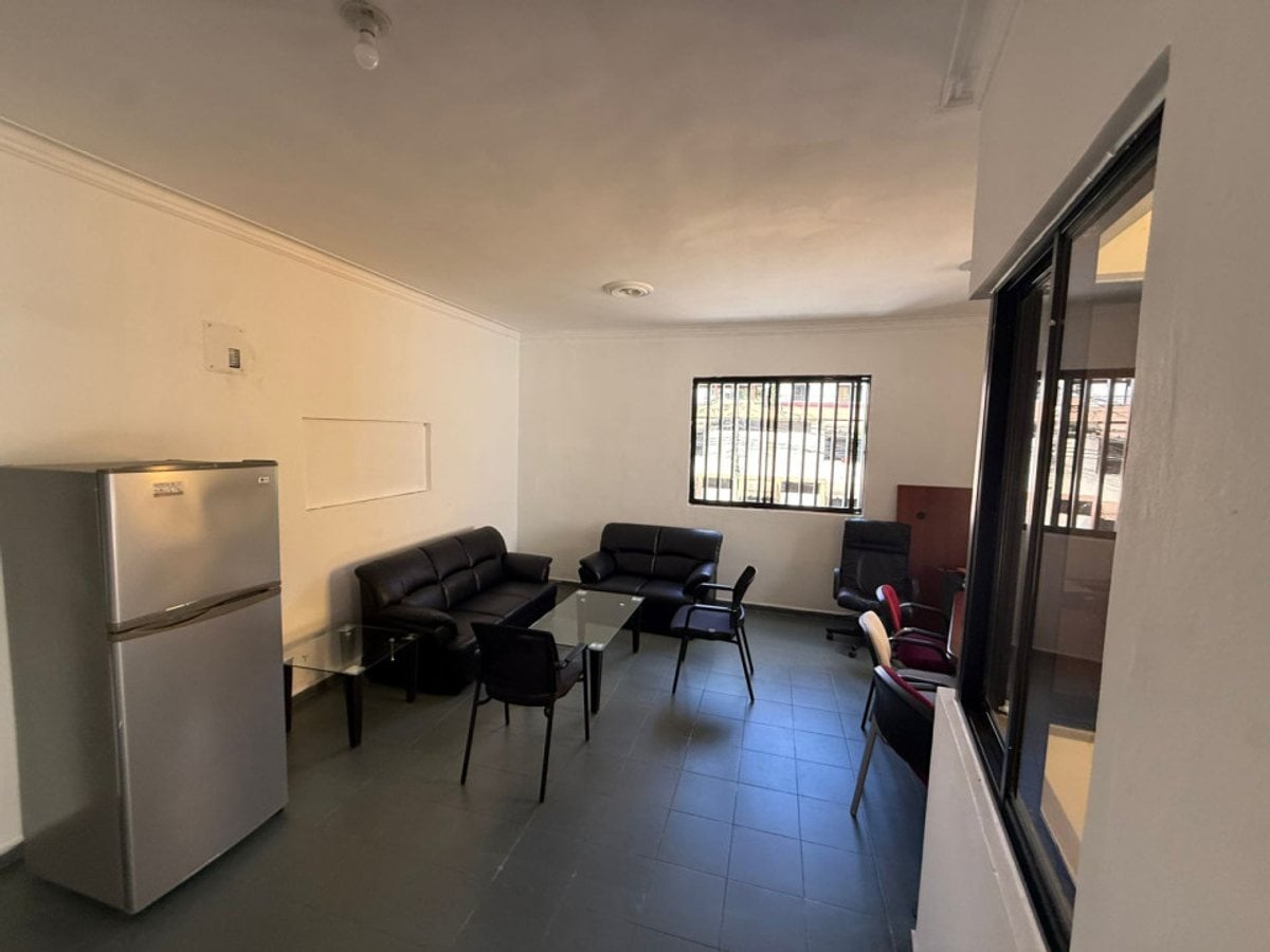 Local comercial amueblado en Gazcue – foto 2