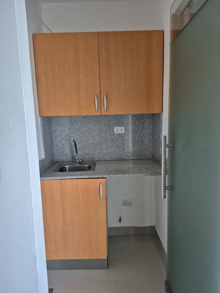 Local de oficina en Ensanche Julieta – foto 2