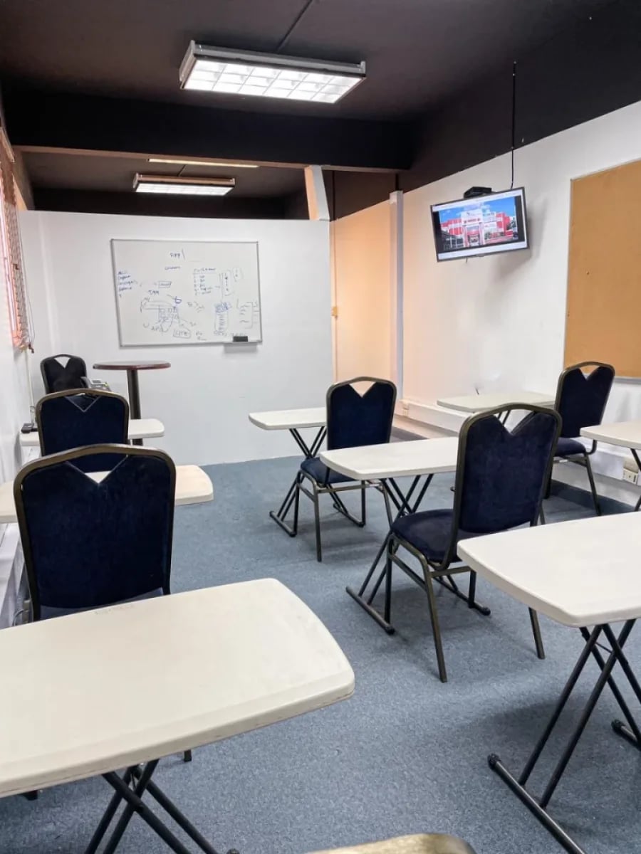 Locales de oficina y comerciales – foto 11