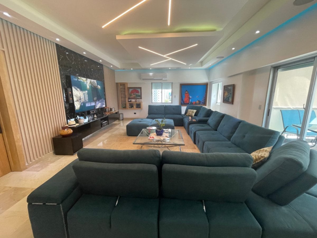 Apartamento en Ensanche Serralles, 250m² – foto 1