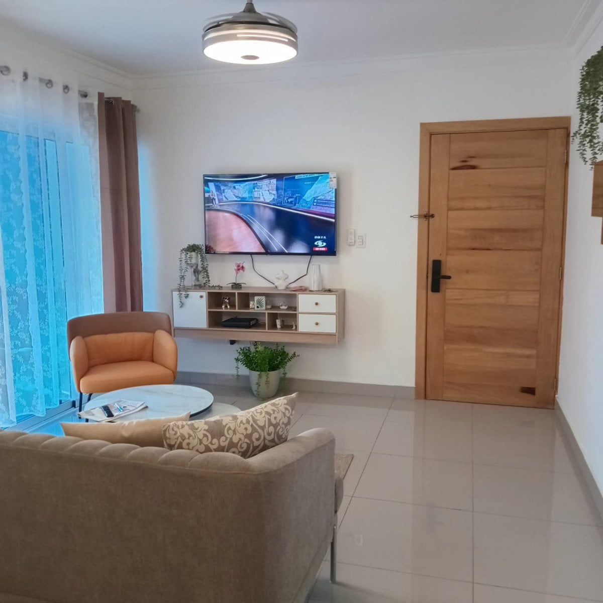 Apto en alquiler amueblado en los corales – foto 1