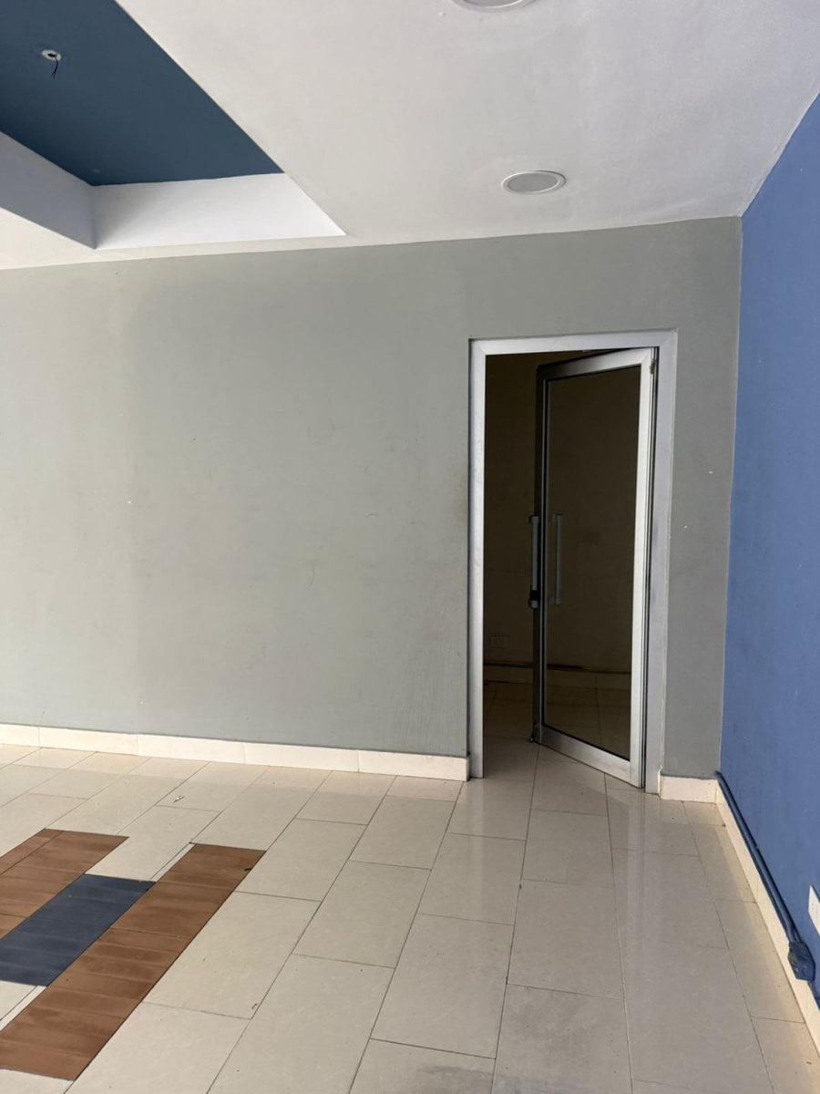 Local comercial en alquiler – foto 1