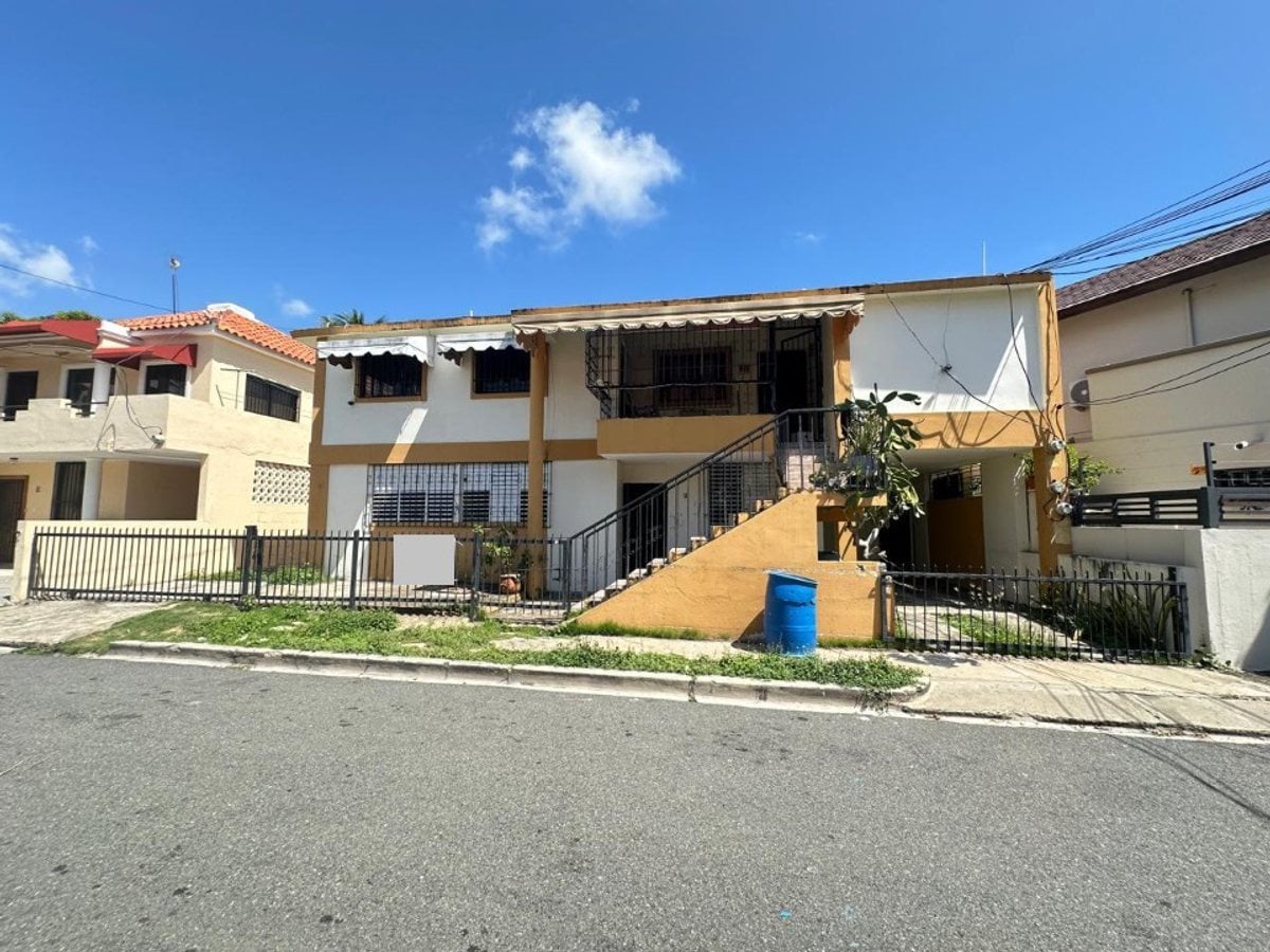 Casa en Santo Domingo, Urbanización Independencia – foto 1