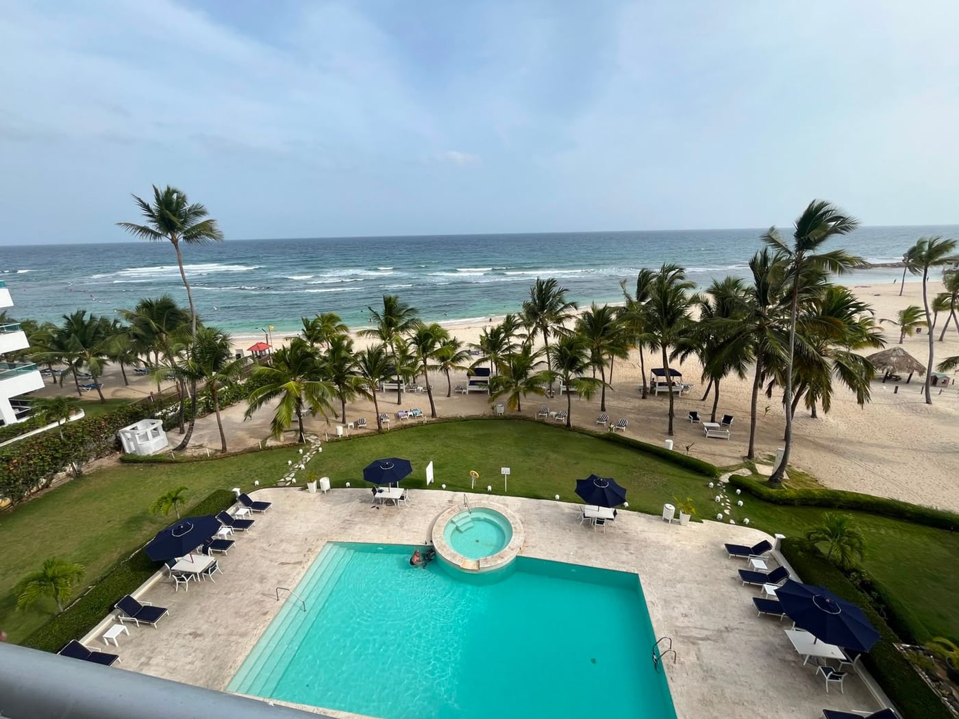 APARTAMENTO DE VENTA EN JUAN DOLIO  VISTA AL MAR – foto 1
