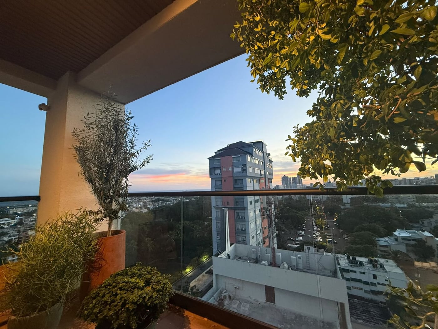 Amplio apartamento con 2 niveles en Venta – foto 3