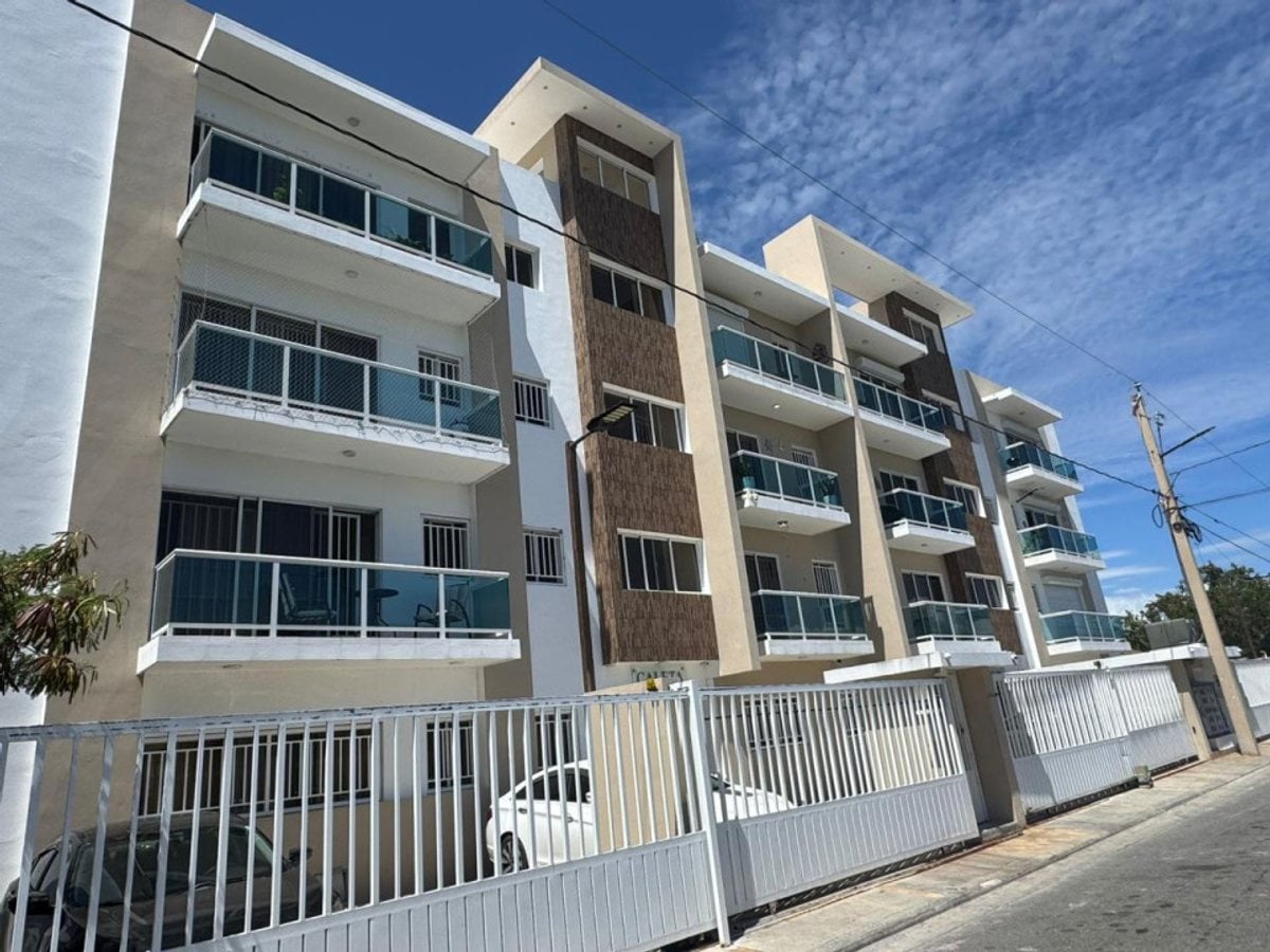 Apartamento amueblado en venta en Caleta, La Romana – foto 1