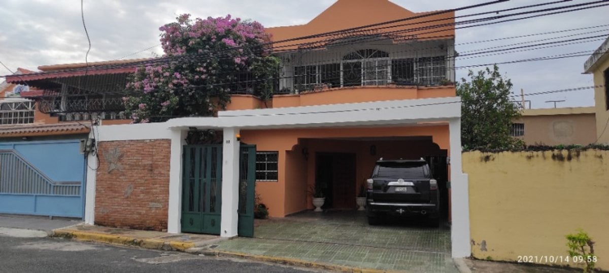 Casa en Santo Domingo Este, Residencial Lomisa – foto 1
