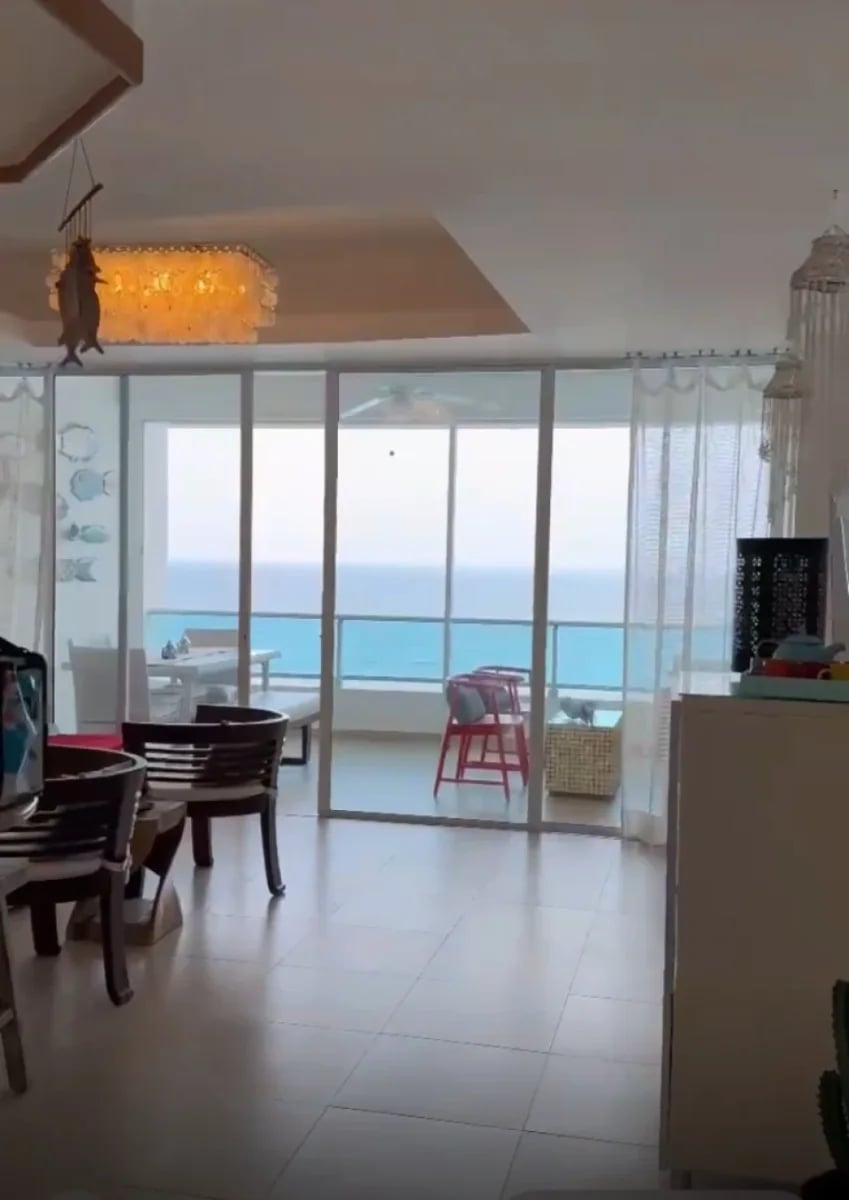 Apartamento amueblado en Primera Línea de Playa – foto 1