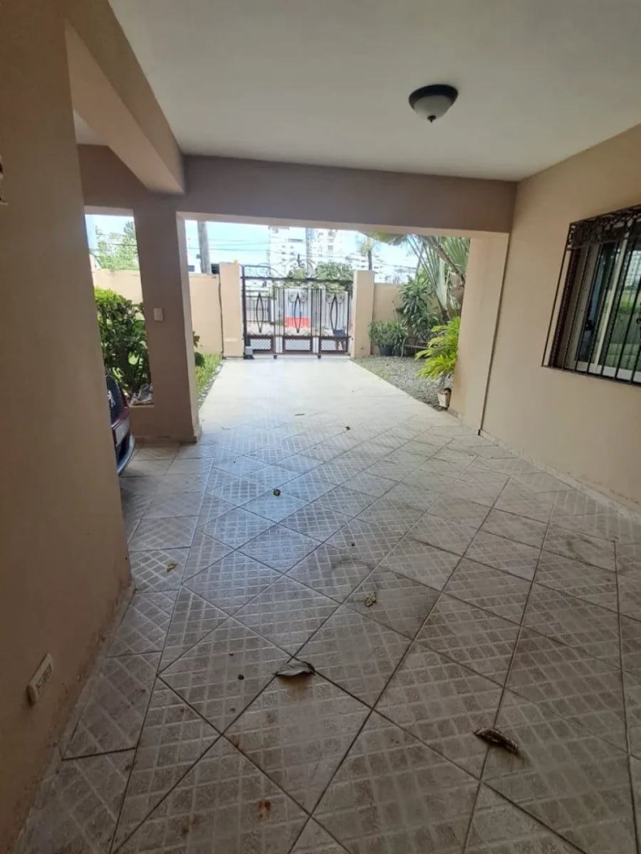 Edificio de uso mixto en Renacimiento – foto 6