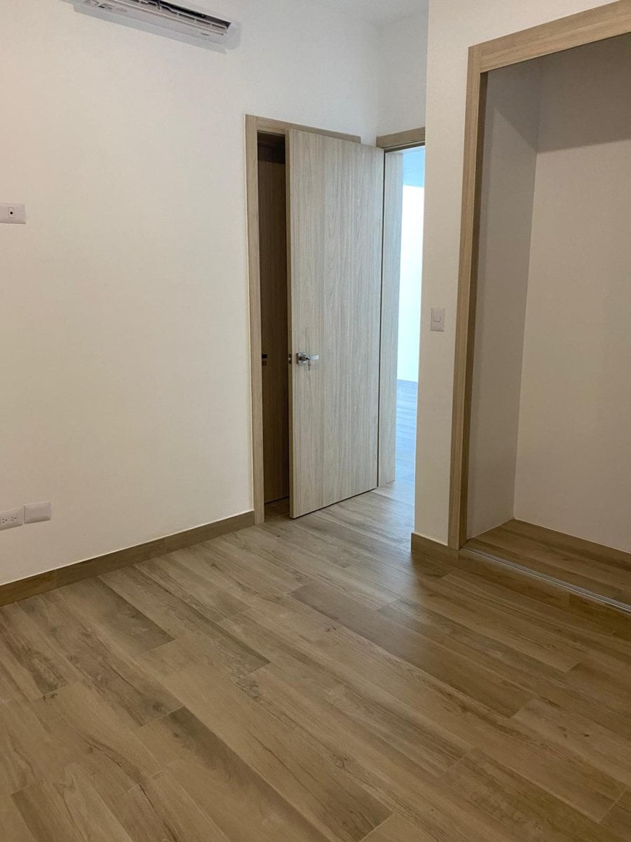 Apartamento 2 habitaciones con línea blanca y 2 parqueos – foto 4