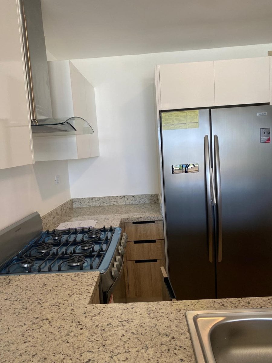 Apartamento 2 habitaciones con línea blanca y 2 parqueos – foto 3