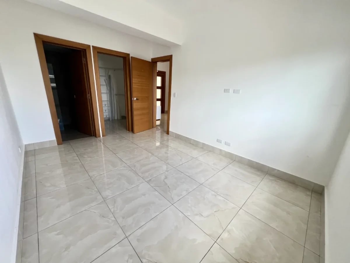 Apartamento en alquiler en Urbanización Real, Santo Domingo – foto 5