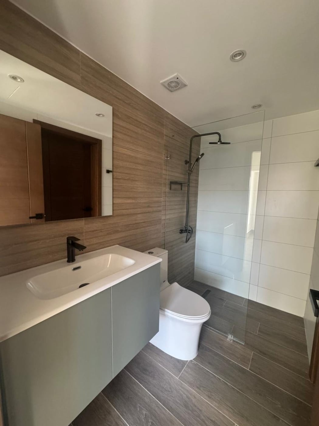 ALQUILER DE APTO NUEVO DE 1 HAB CON LINEA BLANCA – foto 6