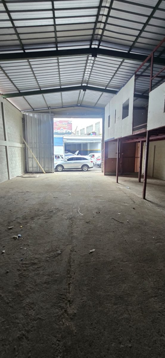 Nave industrial en alquiler – foto 1